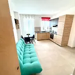 Italy House アパート ラディスポリ